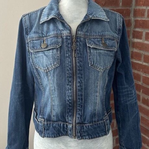 CAbi JEANS Classic Retro Key Zipper Pull Butterfly Jean Denim Jacket - Picture 2 of 10